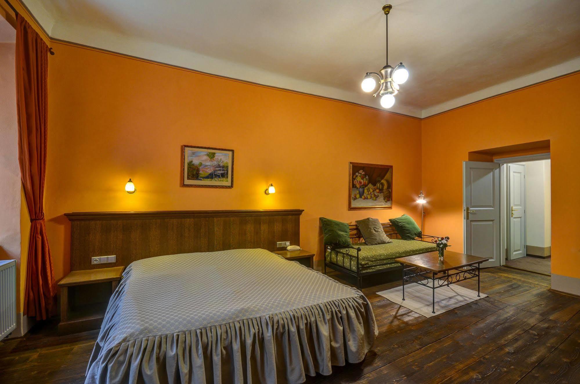 Hotel Edward Kelly Cesky Krumlov Exterior photo