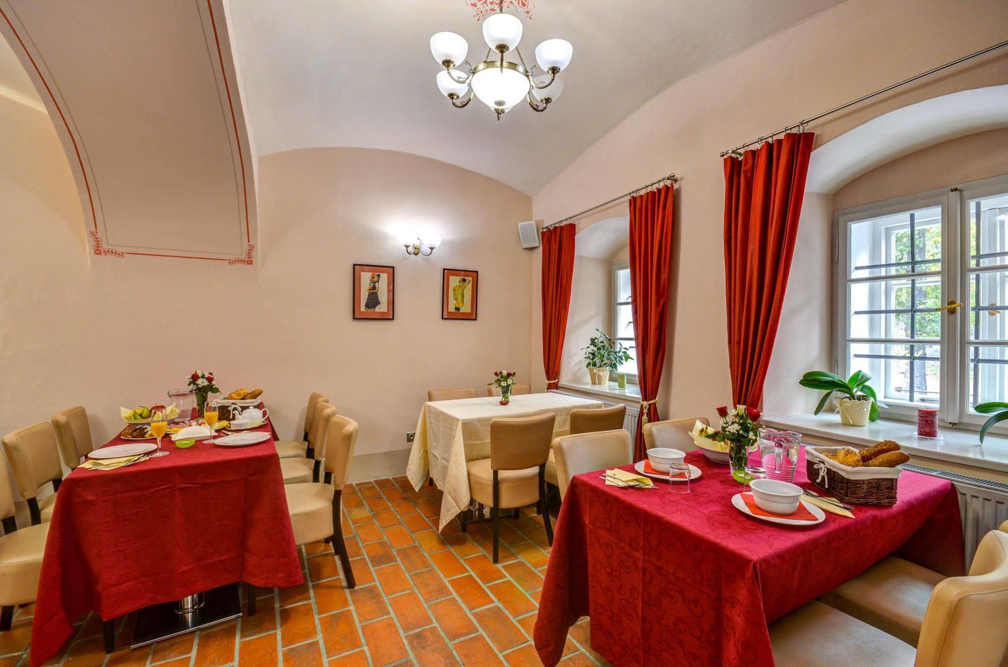 Hotel Edward Kelly Cesky Krumlov Exterior photo
